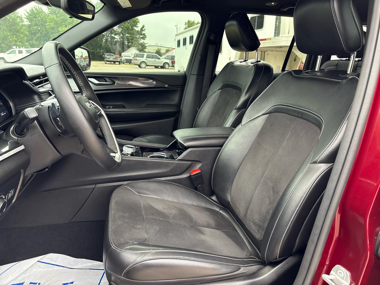 Jeep Grand Cherokee Laredo 4WD 2022