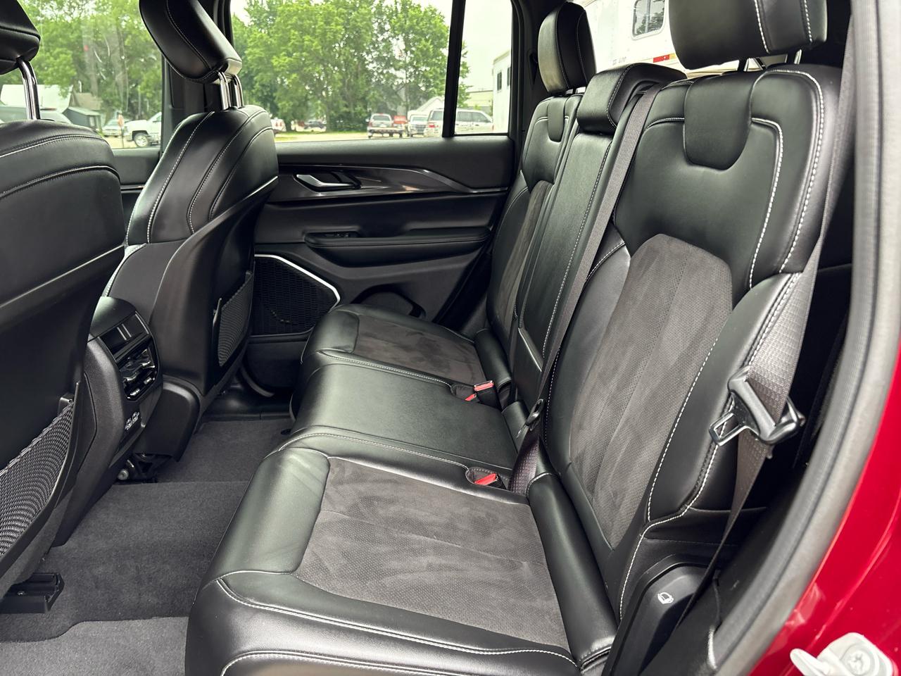 Jeep Grand Cherokee Laredo 4WD 2022