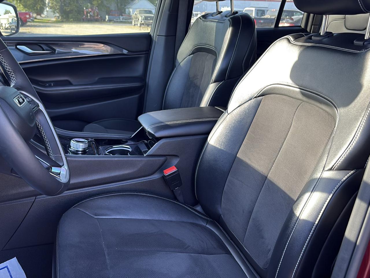 Jeep Grand Cherokee Laredo 4WD 2022