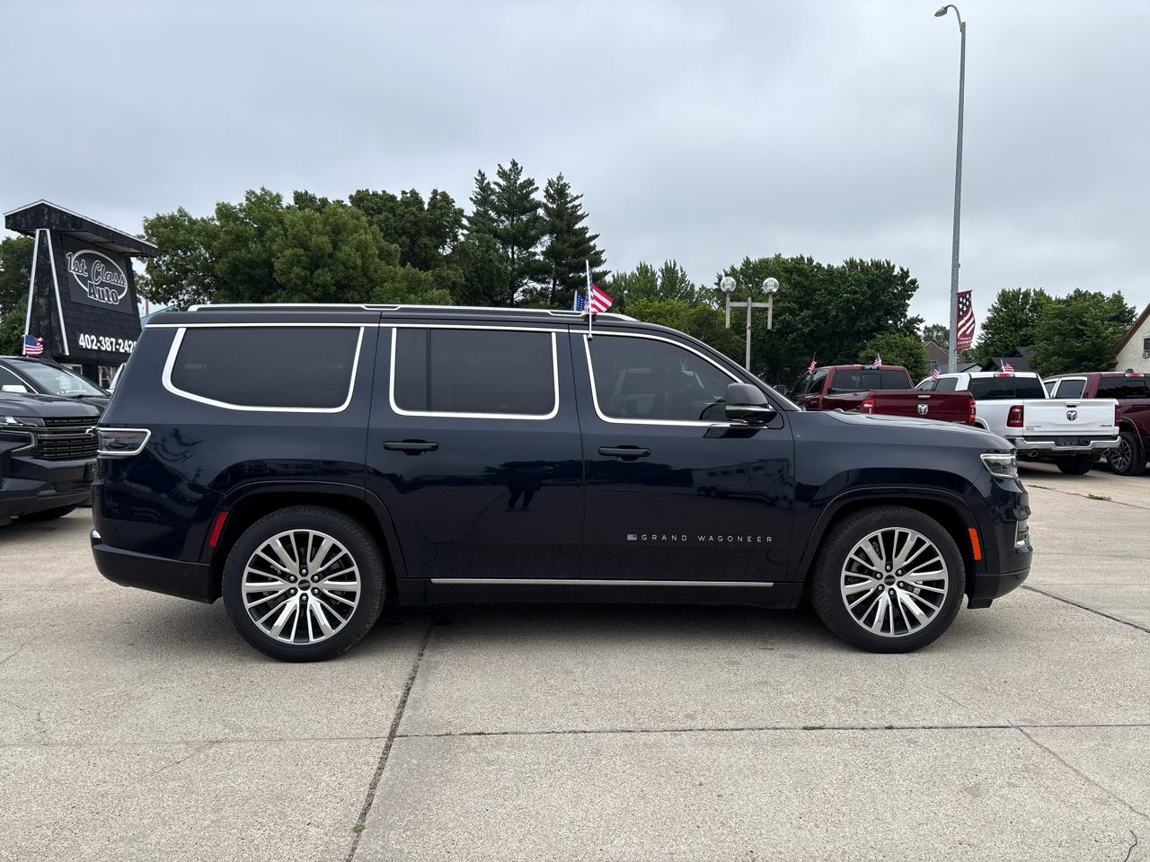 Jeep Grand Wagoneer Base 2025