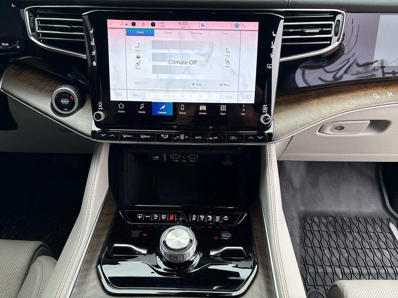 Jeep Grand Wagoneer Base 2025
