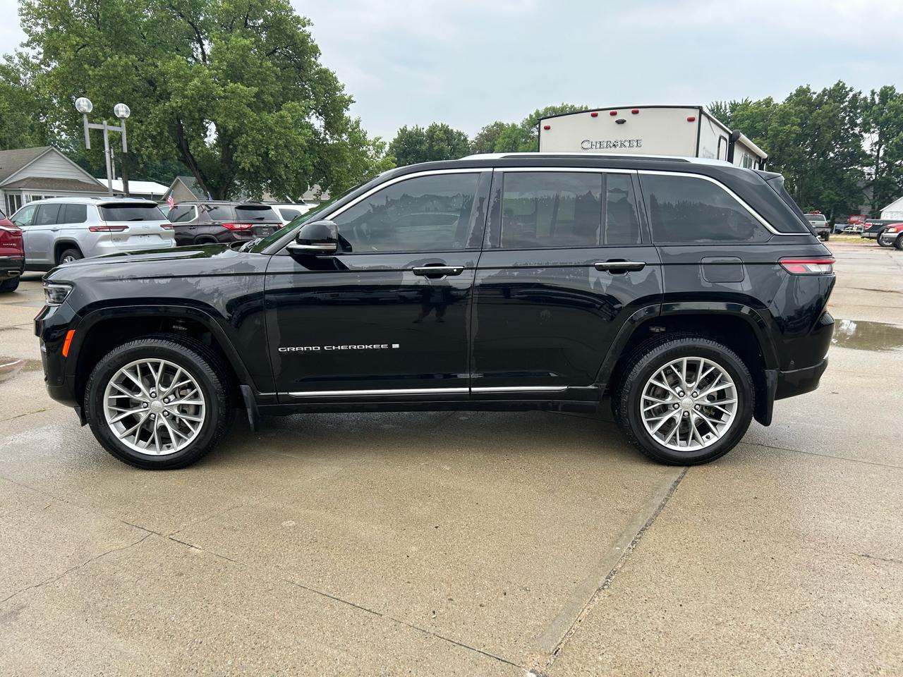 2022 Jeep Grand Cherokee Summit 4WD