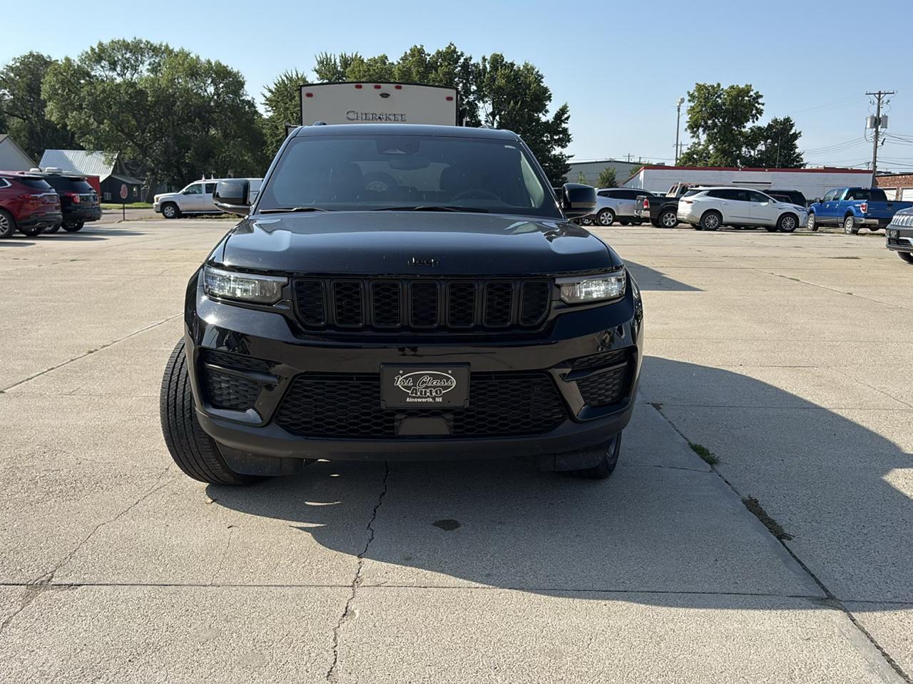 Jeep Grand Cherokee Laredo 4WD 2024