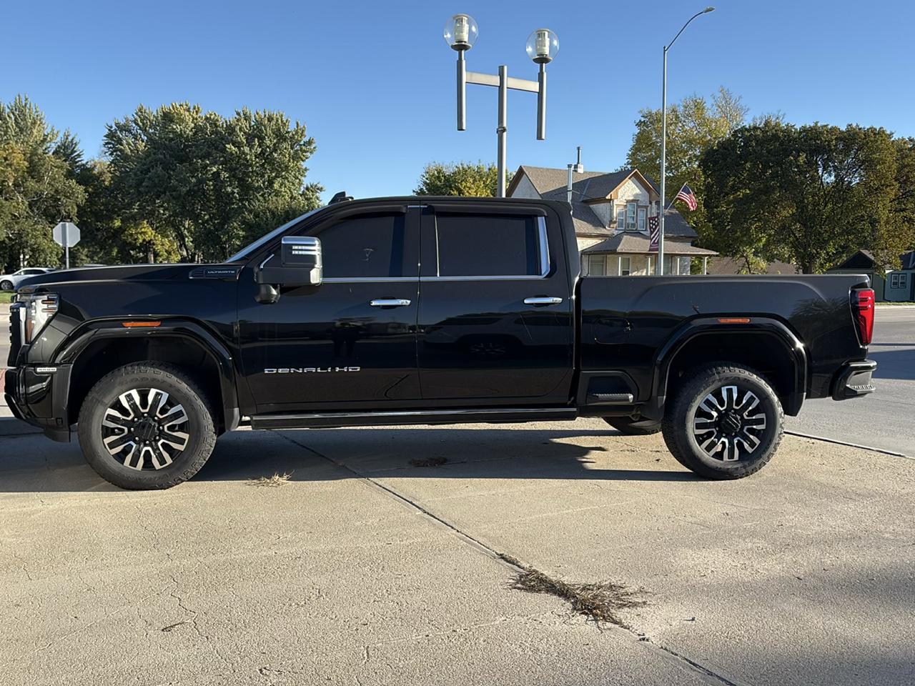 GMC Sierra 2500HD Denali Ultimate Crew Cab 4WD 2024