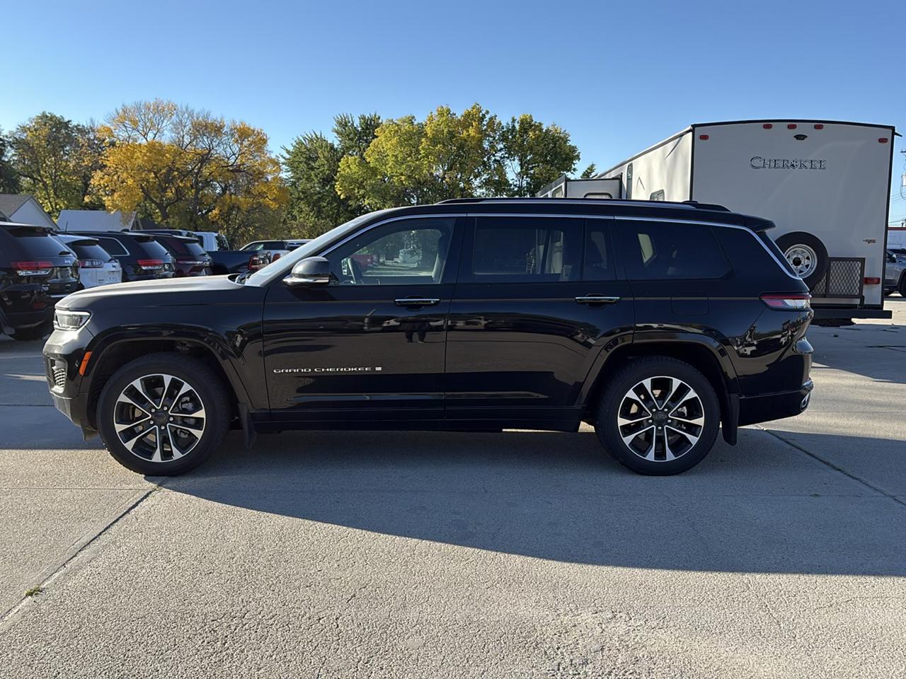 Jeep Grand Cherokee L Overland 4WD 2023