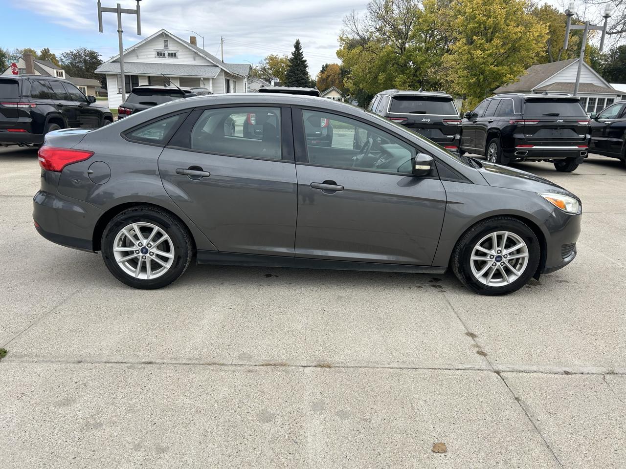 Ford Focus SE Sedan 2017