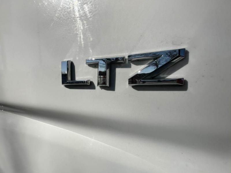 Chevrolet Silverado 1500 LTZ Crew Cab 4WD 2023