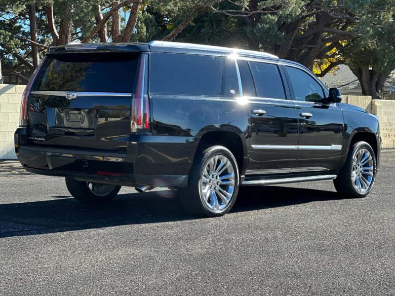 2019 Cadillac Escalade ESV Premium Luxury photo 2