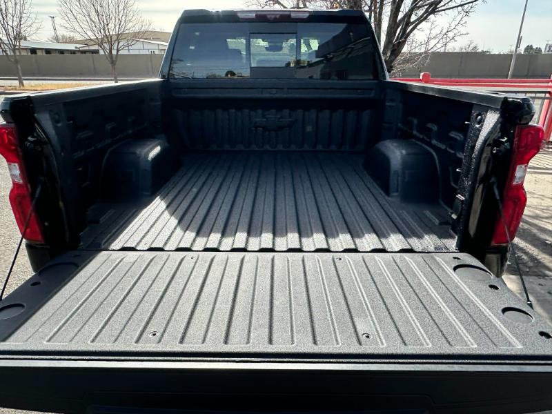 Chevrolet Silverado 1500 High Country Crew Cab 4WD 2026