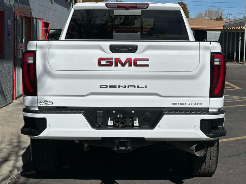 GMC Sierra 2500HD Denali Crew Cab 4WD SB 2024