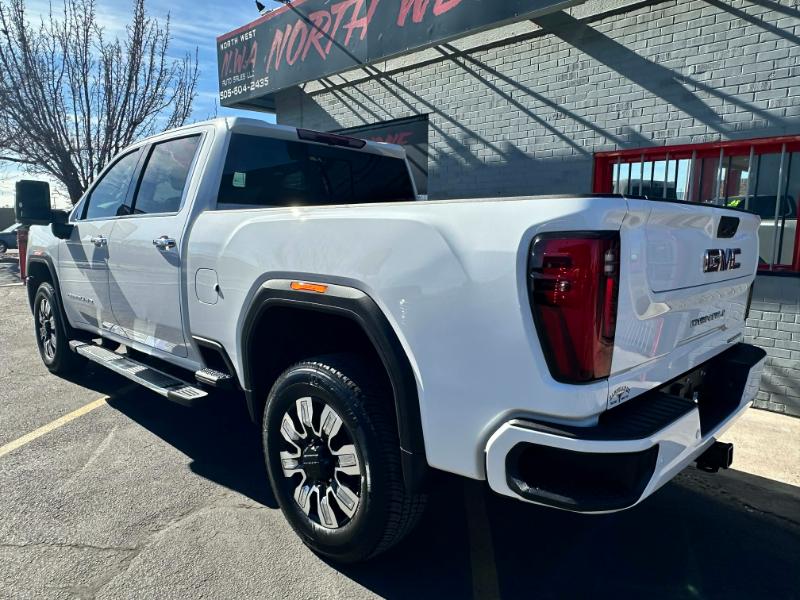 GMC Sierra 2500HD Denali Crew Cab 4WD SB 2024