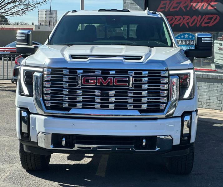 GMC Sierra 2500HD Denali Crew Cab 4WD SB 2024