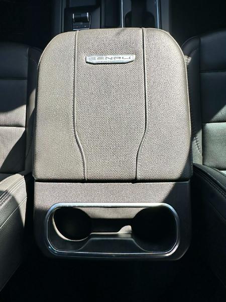 GMC Sierra 2500HD Denali Crew Cab 4WD SB 2024