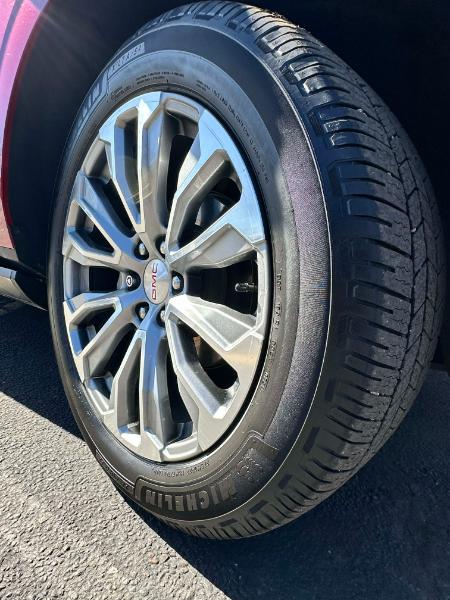 GMC Yukon Denali 4WD 2021