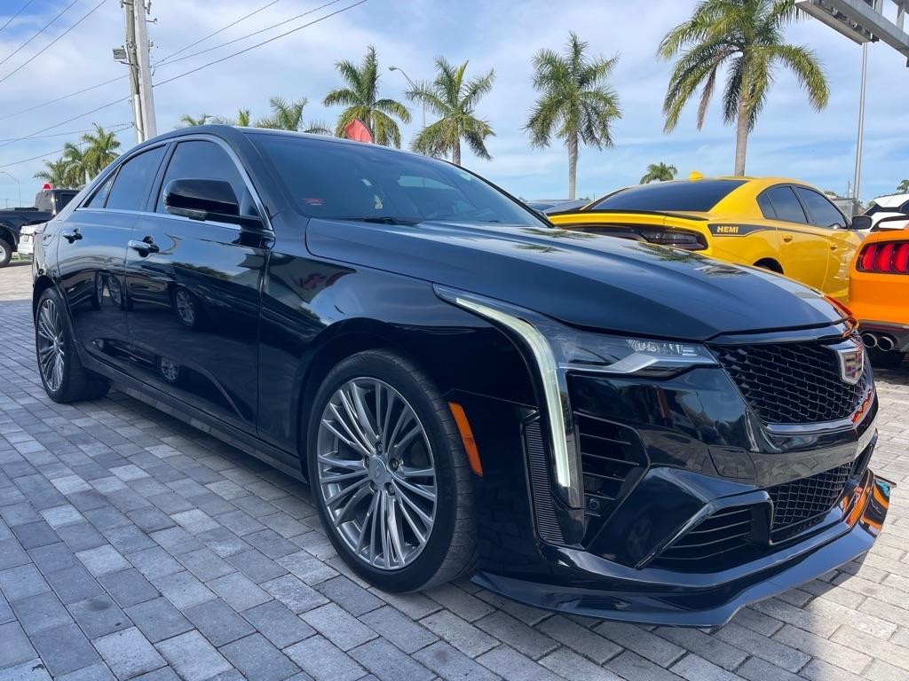 2023 Cadillac CT4 4dr Sdn Premium Luxury