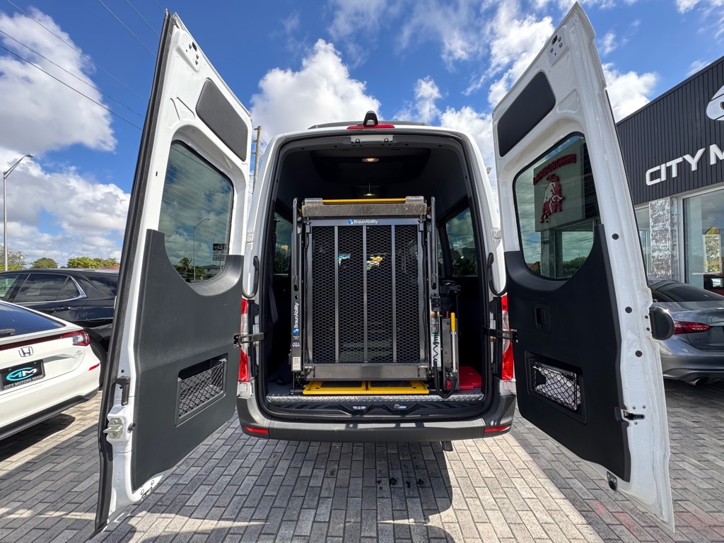 Mercedes-Benz Sprinter Passenger Van 2500 High Roof V6 170" RWD 2020 Mercedes-Benz Sprinter Passenger Van 2500 High Roof V6 170" RWD 2020