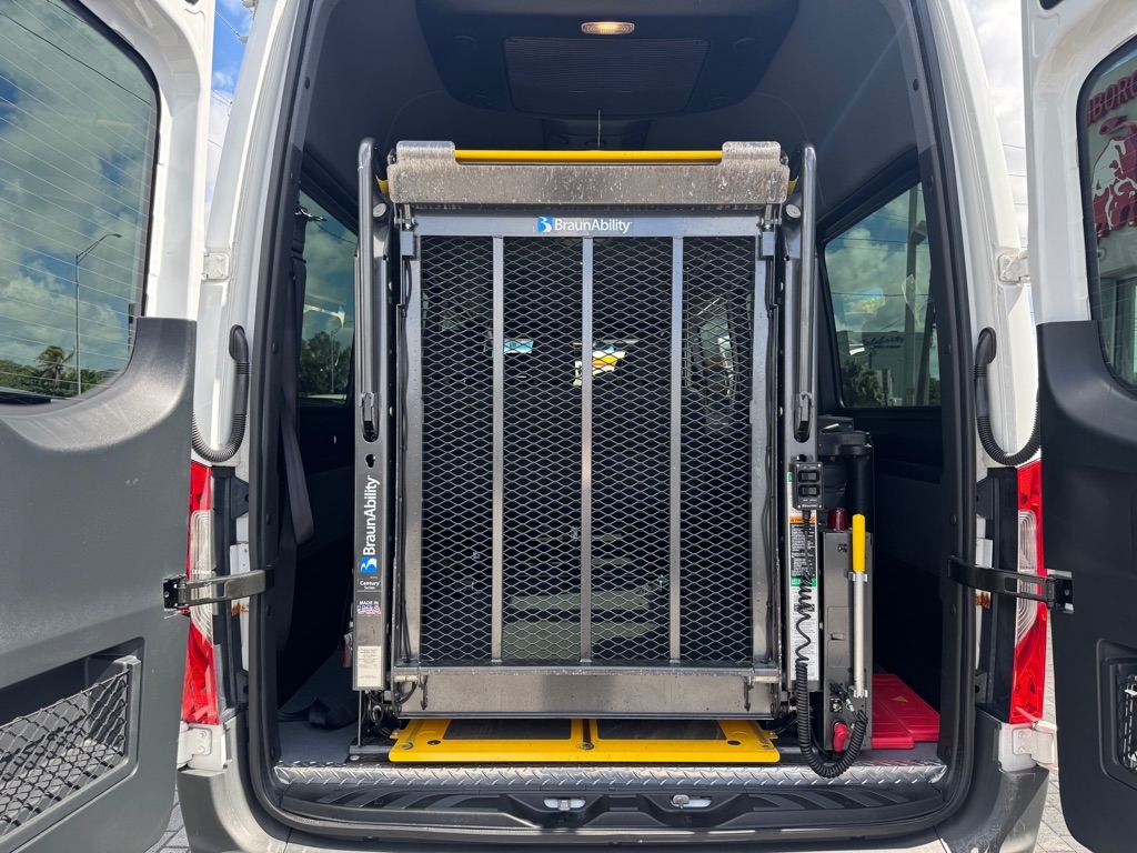 Mercedes-Benz Sprinter Passenger Van 2500 High Roof V6 170" RWD 2020 Mercedes-Benz Sprinter Passenger Van 2500 High Roof V6 170" RWD 2020