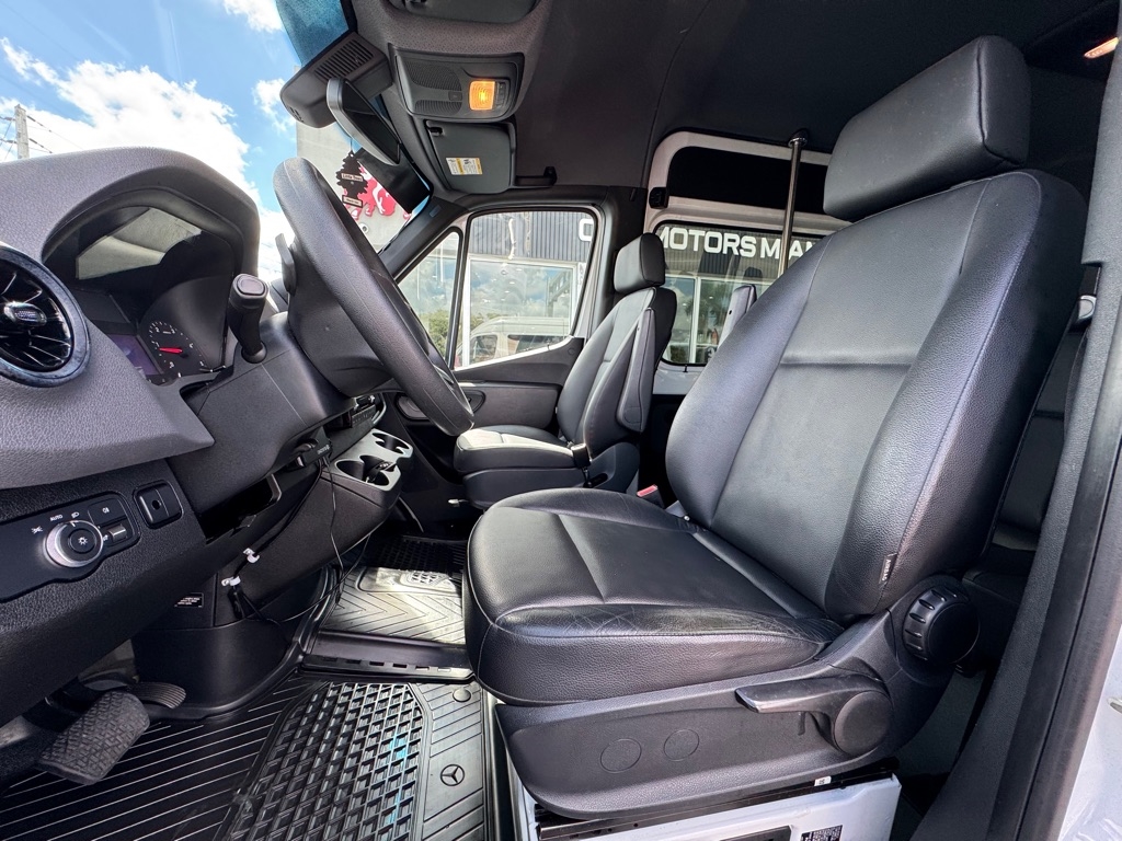 Mercedes-Benz Sprinter Passenger Van 2500 High Roof V6 170" RWD 2020 Mercedes-Benz Sprinter Passenger Van 2500 High Roof V6 170" RWD 2020