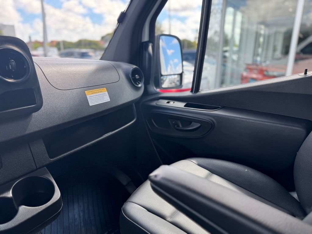 Mercedes-Benz Sprinter Passenger Van 2500 High Roof V6 170" RWD 2020 Mercedes-Benz Sprinter Passenger Van 2500 High Roof V6 170" RWD 2020