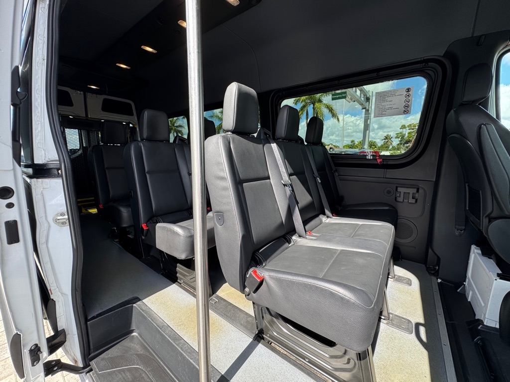 Mercedes-Benz Sprinter Passenger Van 2500 High Roof V6 170" RWD 2020 Mercedes-Benz Sprinter Passenger Van 2500 High Roof V6 170" RWD 2020