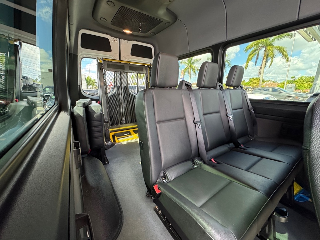 Mercedes-Benz Sprinter Passenger Van 2500 High Roof V6 170" RWD 2020 Mercedes-Benz Sprinter Passenger Van 2500 High Roof V6 170" RWD 2020