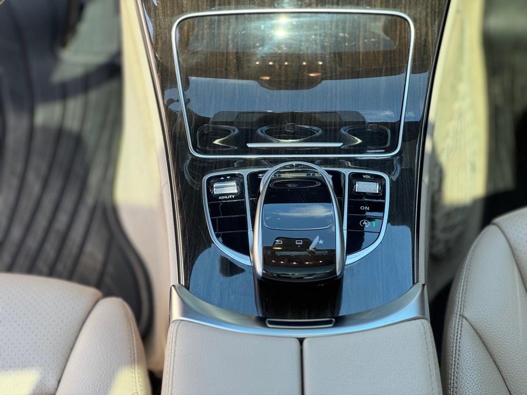 Mercedes-Benz C-Class 4dr Sdn C 300 4MATIC 2015 Mercedes-Benz C-Class 4dr Sdn C 300 4MATIC 2015