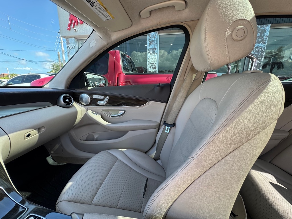 Mercedes-Benz C-Class 4dr Sdn C 300 4MATIC 2015 Mercedes-Benz C-Class 4dr Sdn C 300 4MATIC 2015