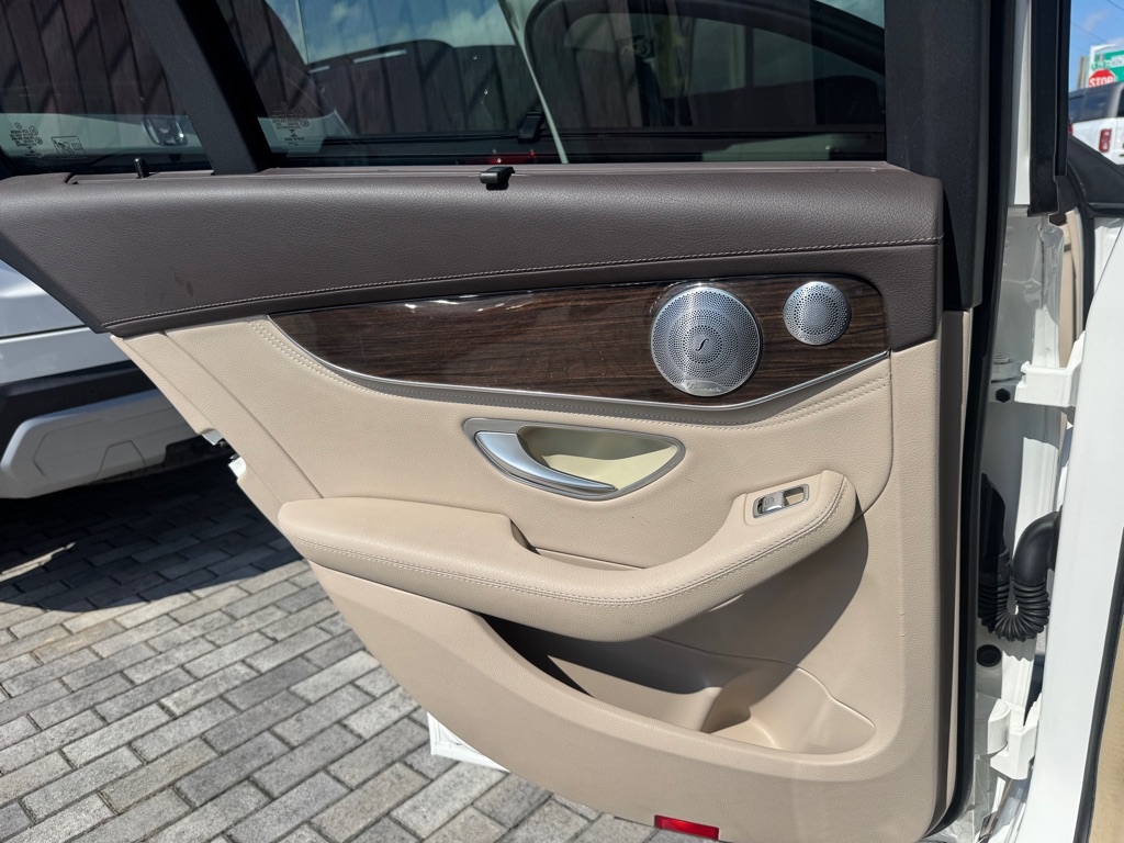 Mercedes-Benz C-Class 4dr Sdn C 300 4MATIC 2015 Mercedes-Benz C-Class 4dr Sdn C 300 4MATIC 2015