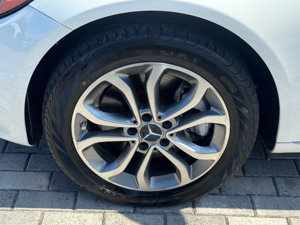 Mercedes-Benz C-Class 4dr Sdn C 300 4MATIC 2015 Mercedes-Benz C-Class 4dr Sdn C 300 4MATIC 2015