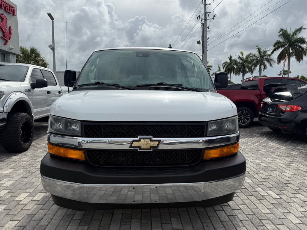 Chevrolet Express Passenger RWD 3500 155" LT 2020
