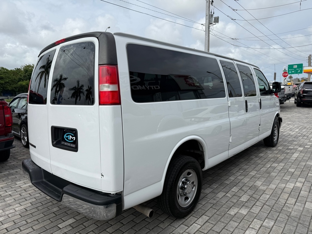 Chevrolet Express Passenger RWD 3500 155" LT 2020
