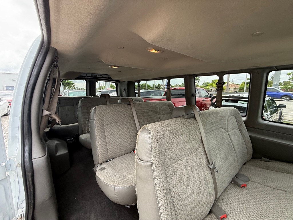 Chevrolet Express Passenger RWD 3500 155" LT 2020