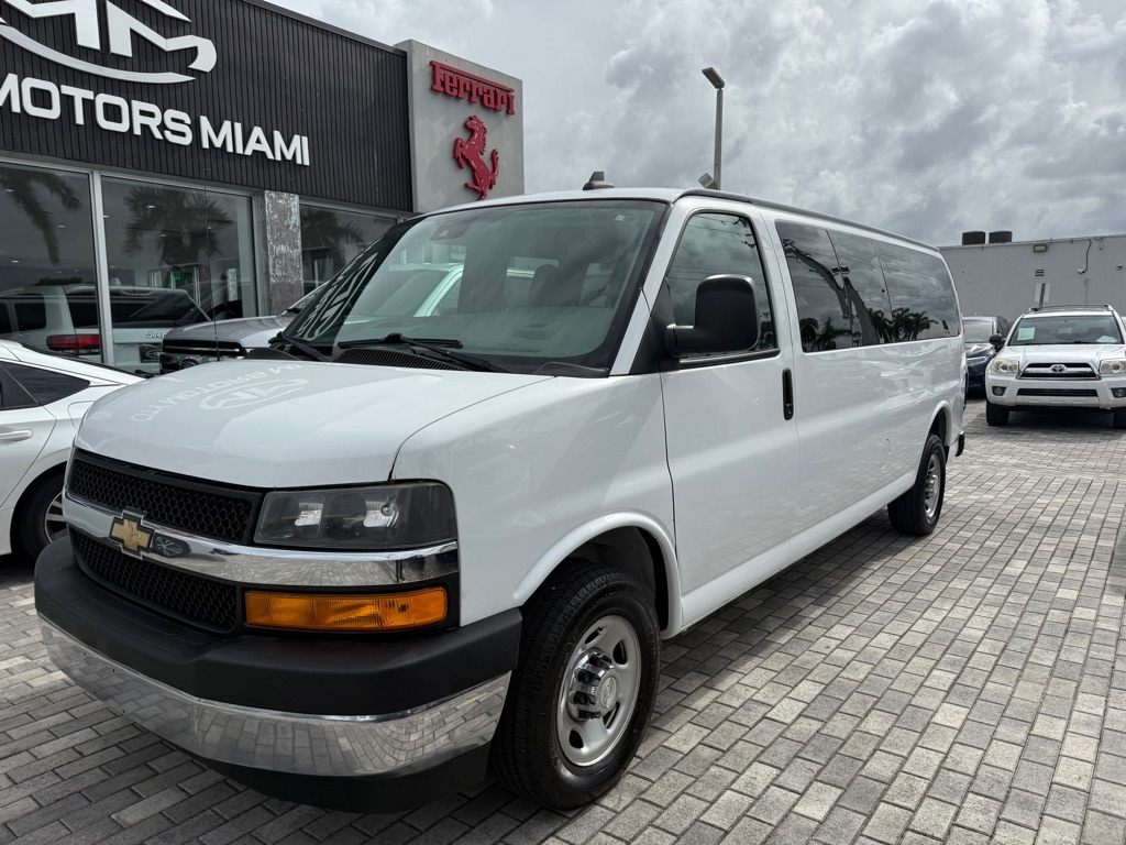 Chevrolet Express Passenger RWD 3500 155" LT 2020