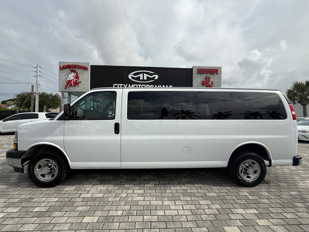 Chevrolet Express Passenger RWD 3500 155" LT 2020