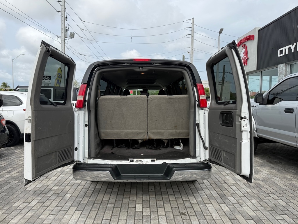 Chevrolet Express Passenger RWD 3500 155" LT 2020