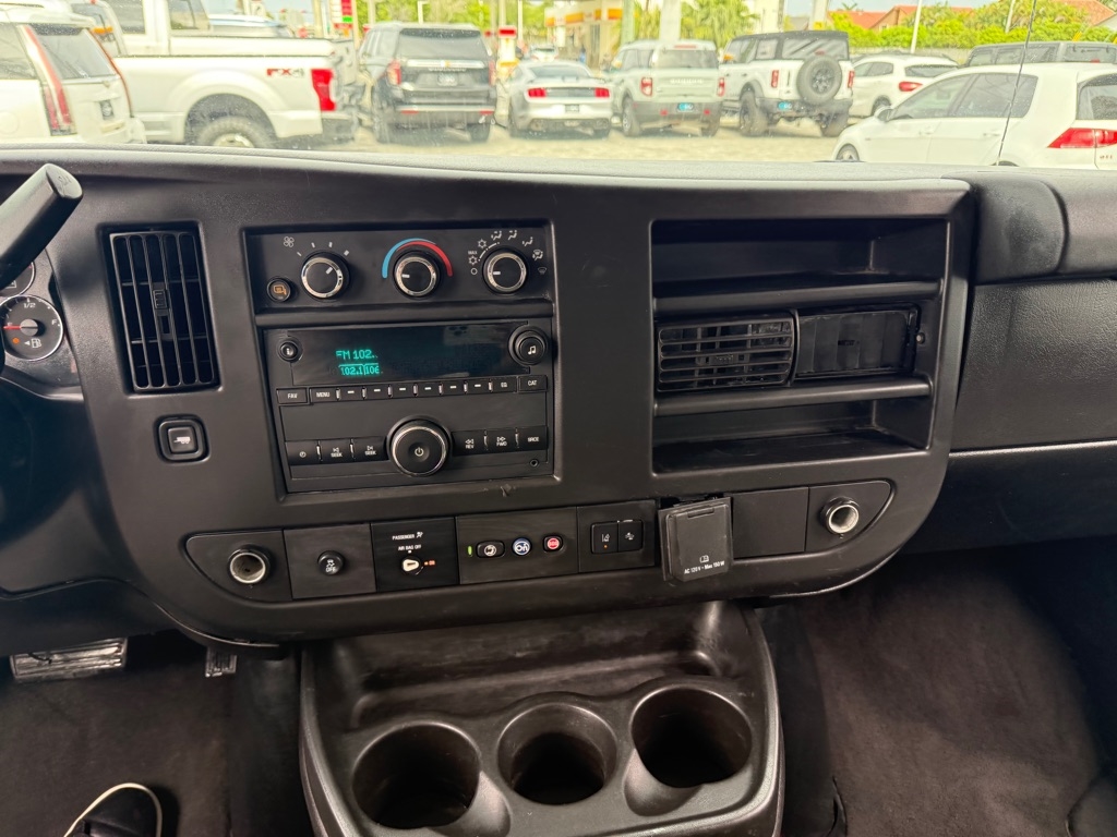 Chevrolet Express Passenger RWD 3500 155" LT 2020