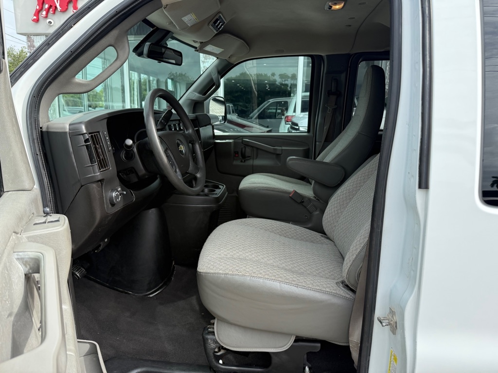 Chevrolet Express Passenger RWD 3500 155" LT 2020