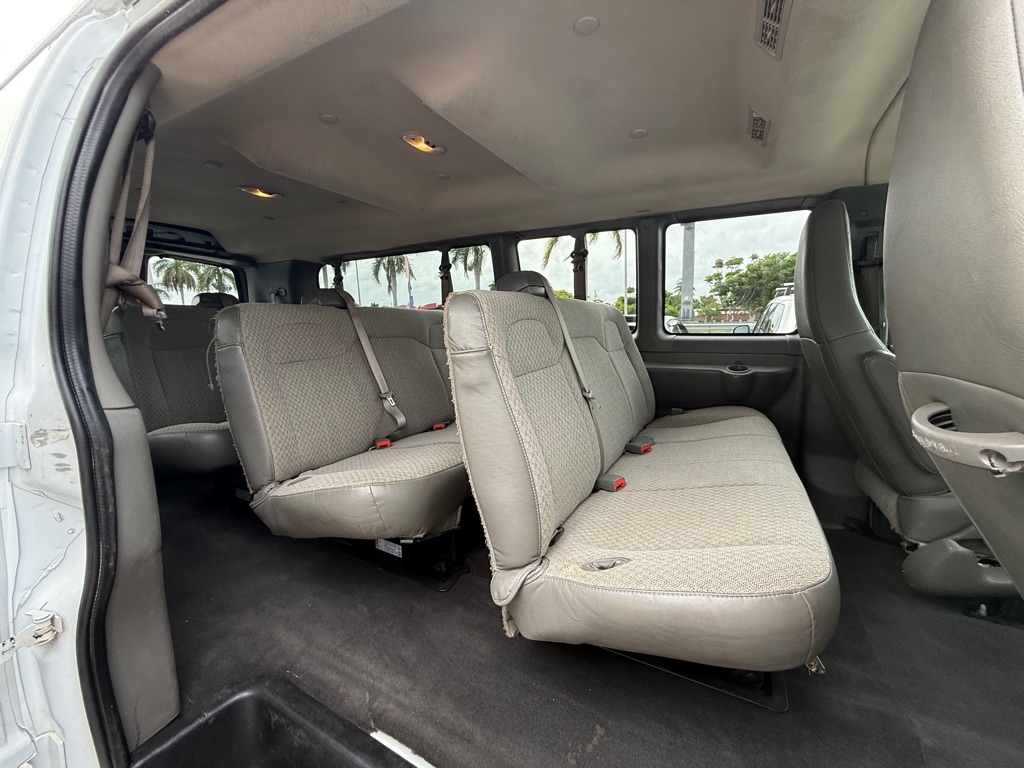 Chevrolet Express Passenger RWD 3500 155" LT 2020