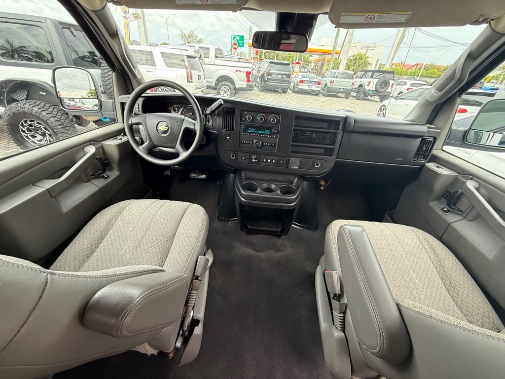 Chevrolet Express Passenger RWD 3500 155" LT 2020