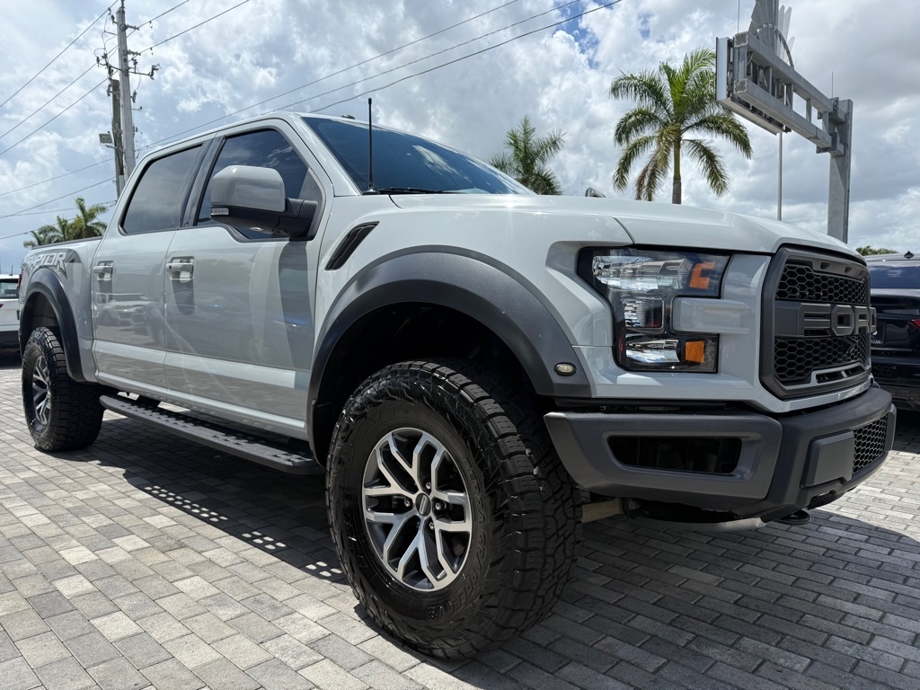2017 Ford F-150 Raptor 4WD SuperCrew 5.5' Box