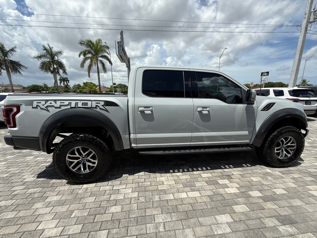 Ford F-150 Raptor 4WD SuperCrew 5.5' Box 2017 Ford F-150 Raptor 4WD SuperCrew 5.5' Box 2017