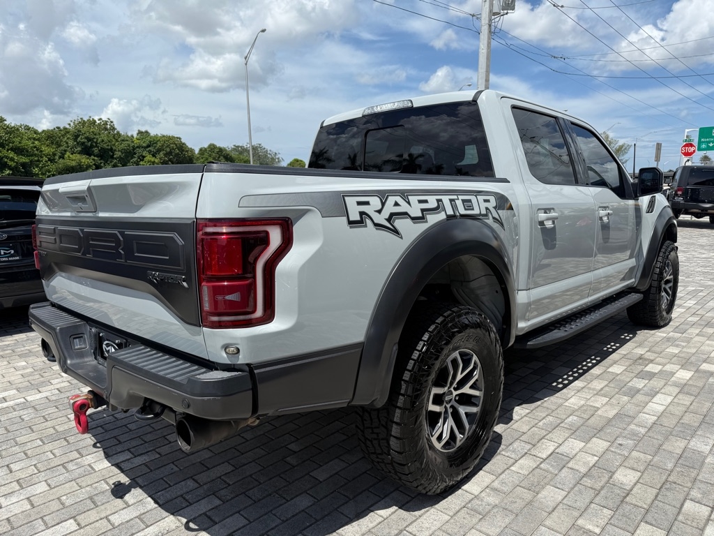 Ford F-150 Raptor 4WD SuperCrew 5.5' Box 2017 Ford F-150 Raptor 4WD SuperCrew 5.5' Box 2017