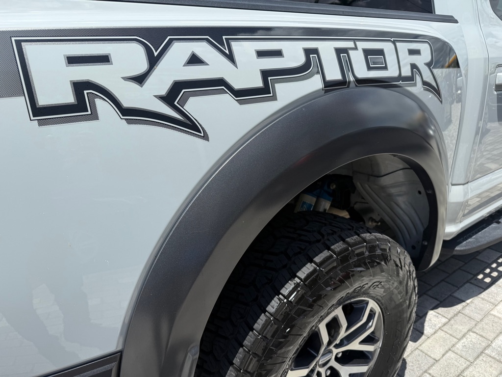 Ford F-150 Raptor 4WD SuperCrew 5.5' Box 2017 Ford F-150 Raptor 4WD SuperCrew 5.5' Box 2017