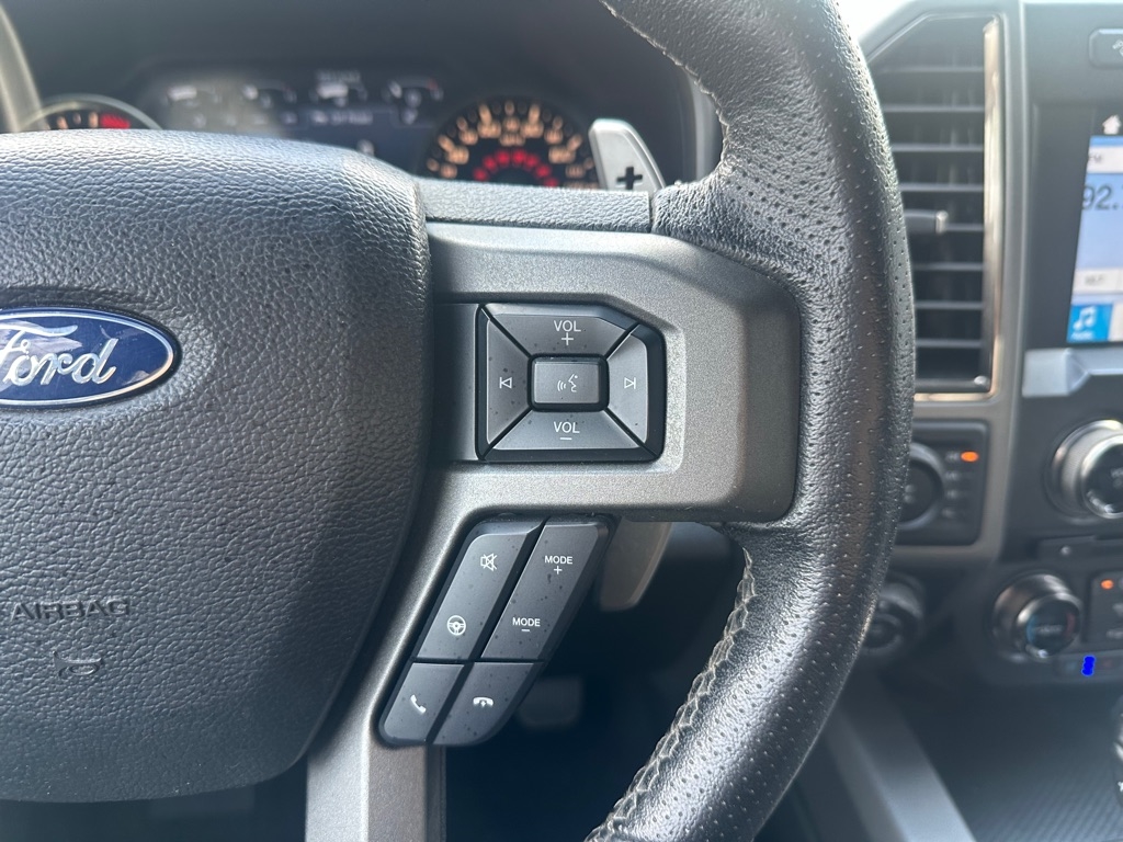 Ford F-150 Raptor 4WD SuperCrew 5.5' Box 2017 Ford F-150 Raptor 4WD SuperCrew 5.5' Box 2017