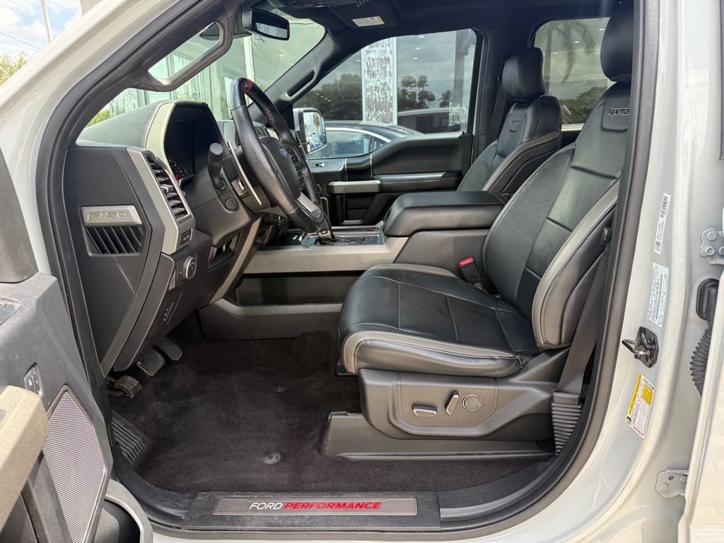 Ford F-150 Raptor 4WD SuperCrew 5.5' Box 2017 Ford F-150 Raptor 4WD SuperCrew 5.5' Box 2017