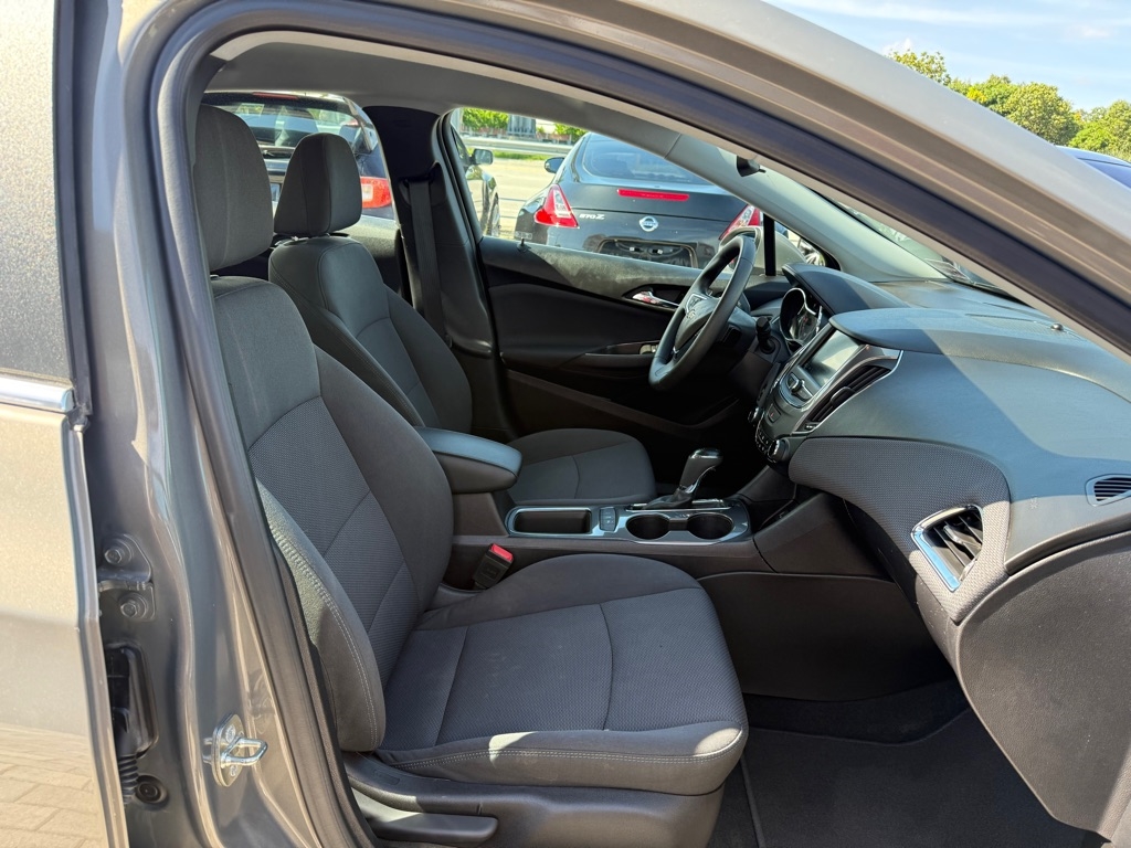 Chevrolet Cruze 4dr Sdn LT 2019 Chevrolet Cruze 4dr Sdn LT 2019