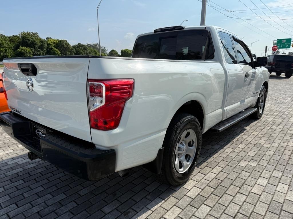 Nissan Titan 4x2 King Cab S 2021