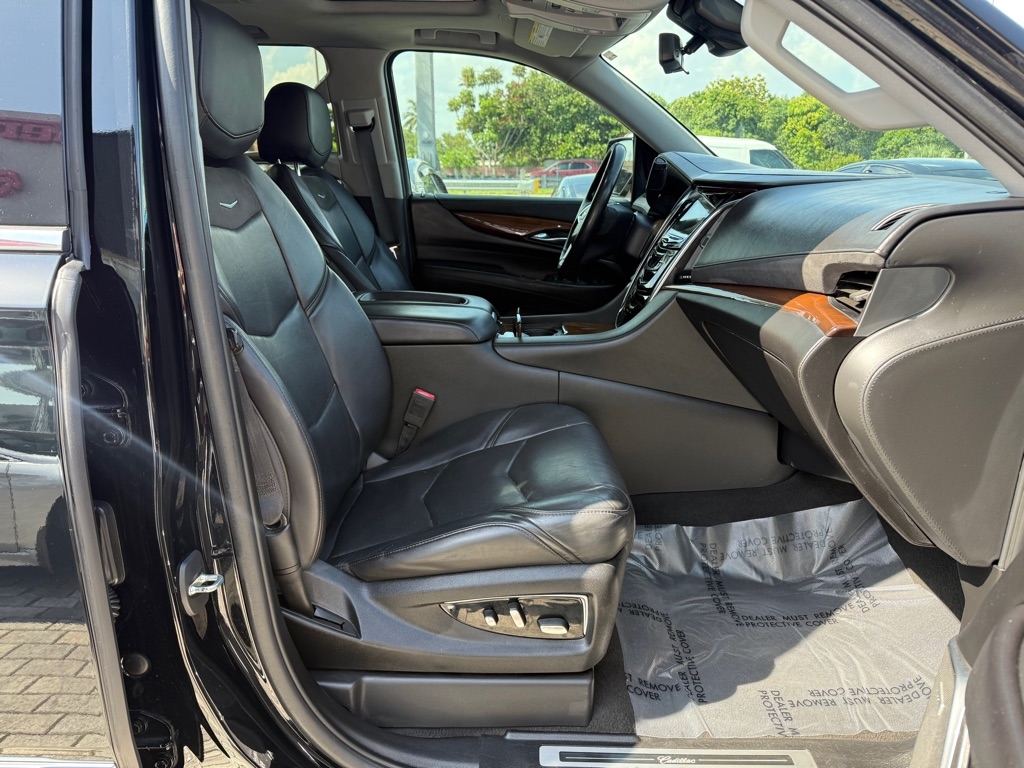 Cadillac Escalade ESV 2WD 4dr Premium Luxury 2020