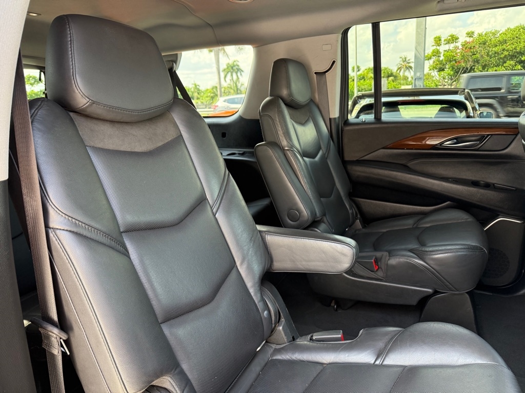 Cadillac Escalade ESV 2WD 4dr Premium Luxury 2020