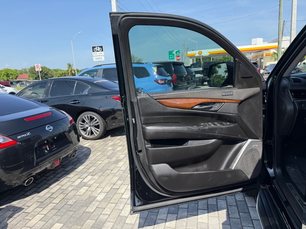 Cadillac Escalade ESV 2WD 4dr Premium Luxury 2020